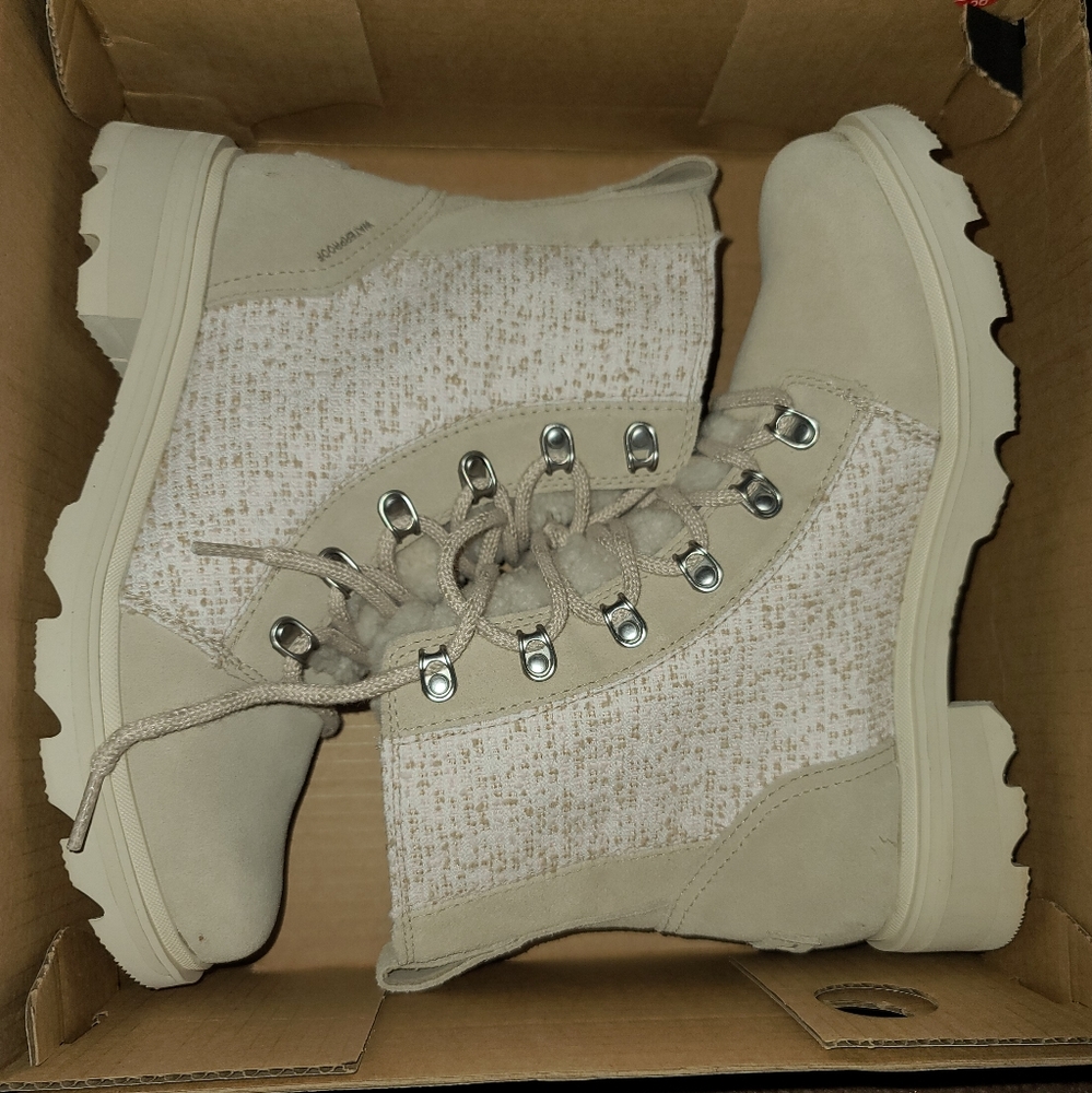 Sorel Boots - Picture 8 of 16
